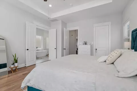 Bedroom - 7 Thorpe Ln, Spring, TX 77389 photo 5 of 5