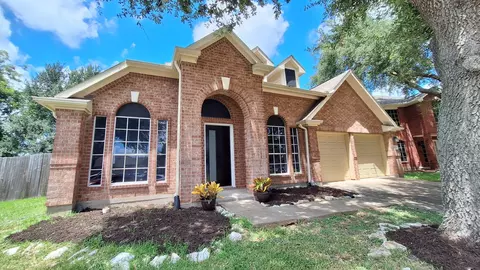 17122 Canterbury Green Ct, Sugar Land, TX 77498