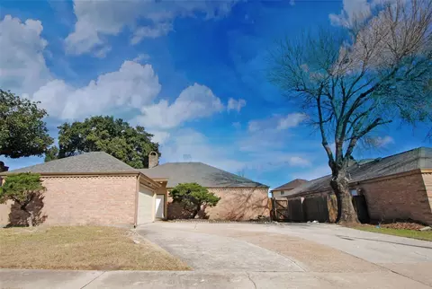12802 Newbrook Dr, Houston, TX 77072