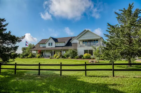 9352 Lake Dr, Chappell Hill, TX 77426
