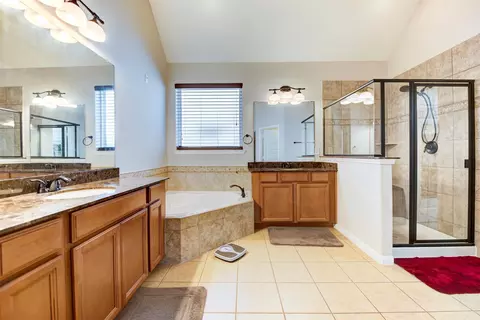 Bath - 5002 Sawmill Terrace Ln, Spring, TX 77389 photo 2 of 8