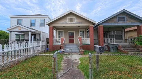 3121 Avenue N 12, Galveston, TX 77550
