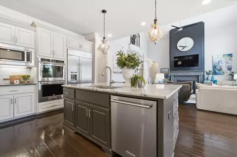 Kitchen - 23722 Thortons Park Ln, Spring, TX 77389 photo 5 of 6