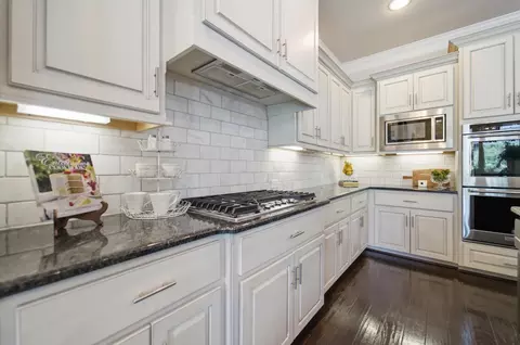 Kitchen - 23722 Thortons Park Ln, Spring, TX 77389 photo 4 of 6