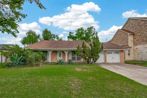 6739 Grovewood Ln, Houston, TX 77008