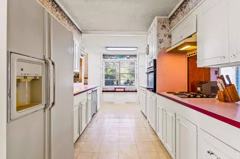 Kitchen - 433 W Laurelia Loop, Corrigan, TX 75939 photo 1 of 3