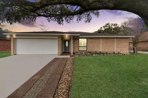 5838 Silver Forest Dr, Houston, TX 77092