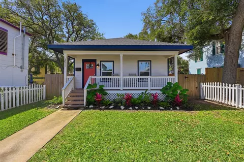 3511 Avenue Q, Galveston, TX 77550