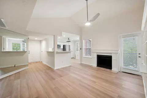 2021 Spenwick Dr #526, Houston, TX 77055