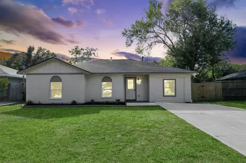 5131 Beechaven St, Houston, TX 77053
