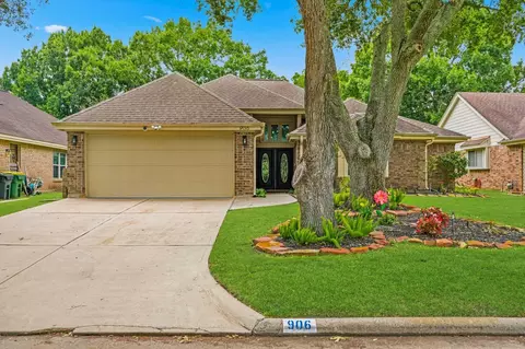 906 Maple Branch Ln, Pearland, TX 77584