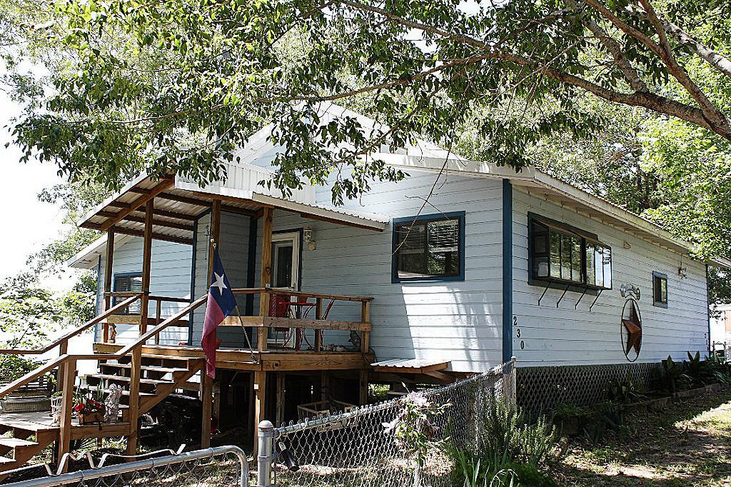 230 Rain Forest Rd, Onalaska, TX 77360 photo 1