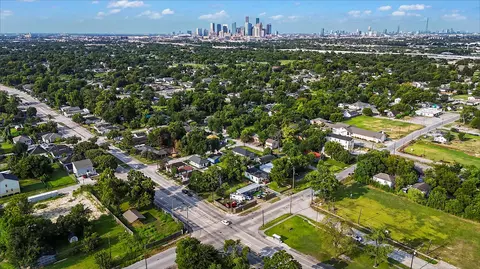 3811 Love St, Houston, TX 77026