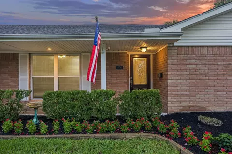 5718 Belrose Dr, Houston, TX 77035