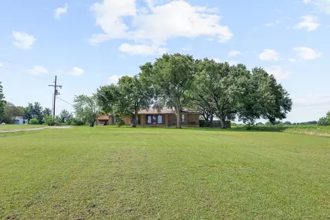 8277 Highway 90 S, Navasota, TX 77868