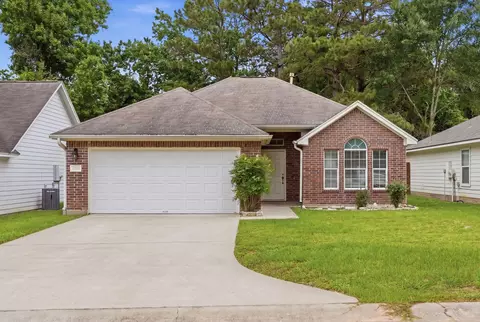 1004 Oak Glen Dr, Willis, TX 77378