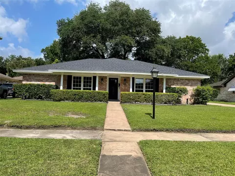 10606 Hoyte Dr, Houston, TX 77031