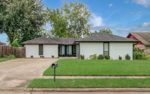 1327 Fallbrook Dr, Houston, TX 77038