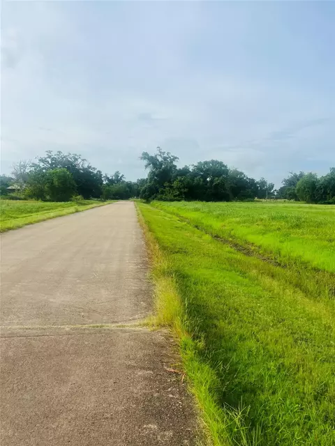 tbd Wrangler Bnd, Angleton, TX 77515 photo 3