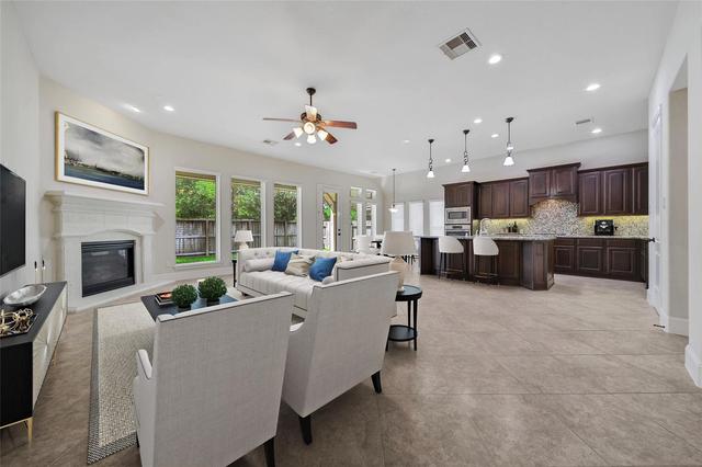 23414 Fauburg Dr, New Caney, TX 77357