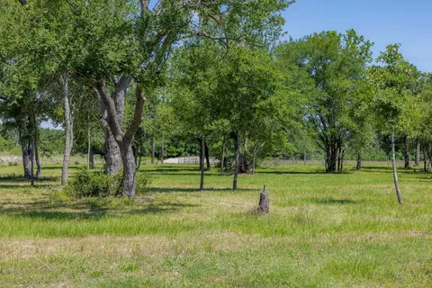 6681 Atakapan Trl, Bedias, TX 77831