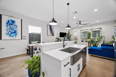 2625 Paul Quinn St #B, Houston, TX 77091