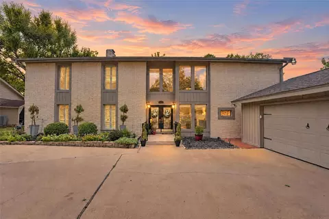 645 Augusta Dr, Huntsville, TX 77340