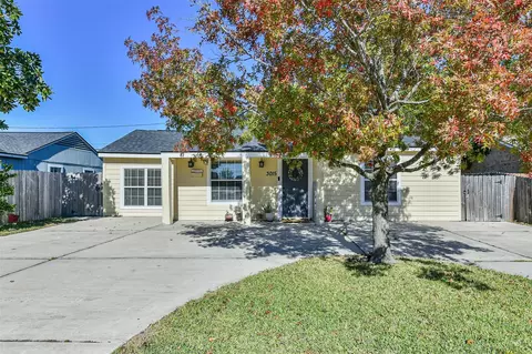 3015 Fern St, Pasadena, TX 77503