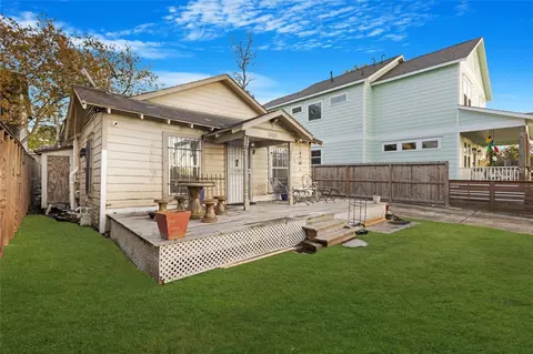 1106 Northwood St, Houston, TX 77009