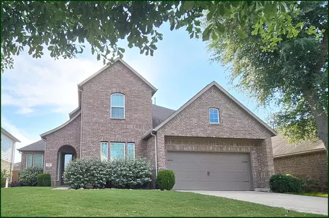 104 Forest Bend Ct, Clute, TX 77531