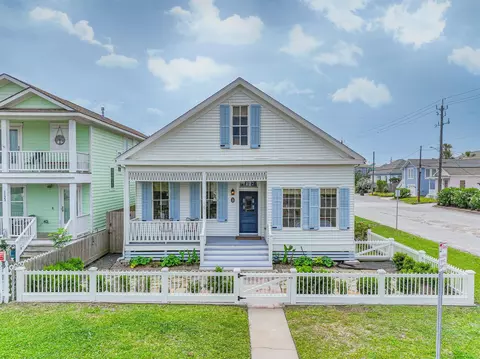 1127 Avenue M, Galveston, TX 77550