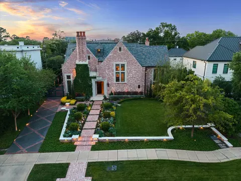 2158 Chilton Rd, Houston, TX 77019