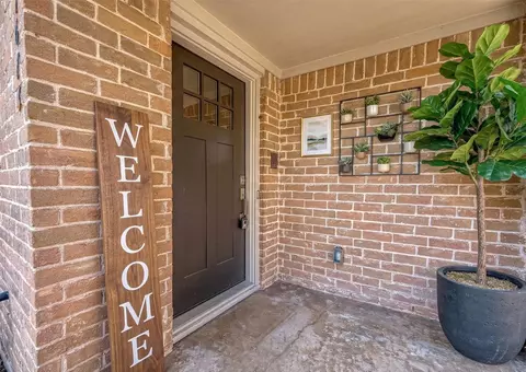 1623 Cherry Ridge Dr, Houston, TX 77077