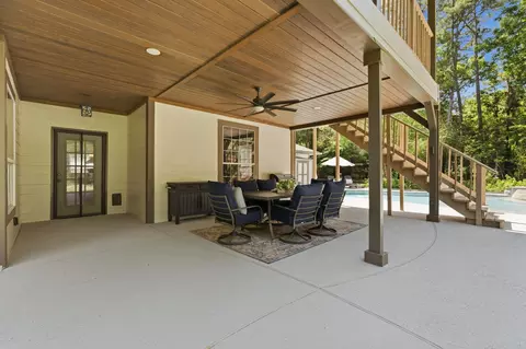 Exterior - 39 Creek Forest Ln, Conroe, TX 77384 photo 12 of 16
