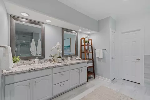 Bath - 39 Creek Forest Ln, Conroe, TX 77384 photo 2 of 7