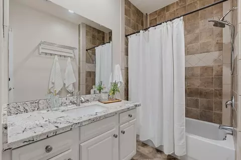Bath - 39 Creek Forest Ln, Conroe, TX 77384 photo 7 of 7