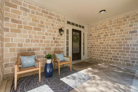 Exterior - 39 Creek Forest Ln, Conroe, TX 77384 photo 4 of 16