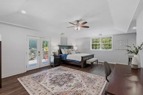 Bedroom - 39 Creek Forest Ln, Conroe, TX 77384 photo 1 of 7