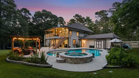 39 Creek Forest Ln, Conroe, TX 77384