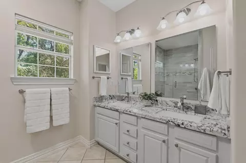 Bath - 39 Creek Forest Ln, Conroe, TX 77384 photo 6 of 7