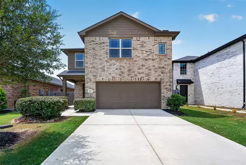 187 Lucky Manor Ln, La Porte, TX 77571