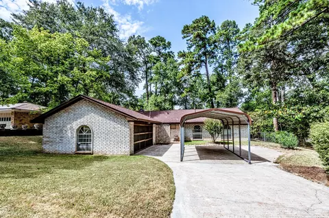 323 Park Hill St, Huntsville, TX 77340