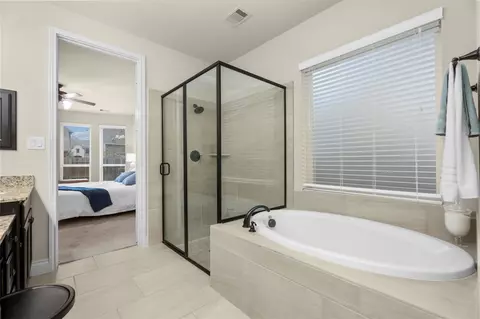 Bath - 27950 Arden Trl, Spring, TX 77386 photo 2 of 7
