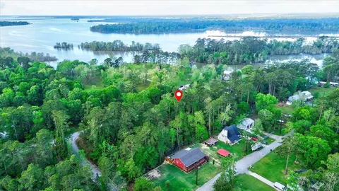 1412 W Lake Dr, Houston, TX 77336