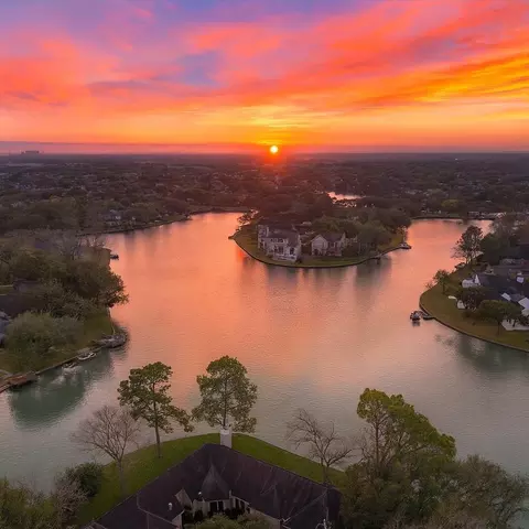 802 San Marino St, Sugar Land, TX 77478