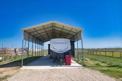 1204 Bluewater St, Sargent, TX 77414