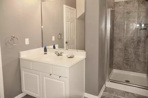 Bath - 19211 Side Way, Tomball, TX 77375 photo 1 of 3