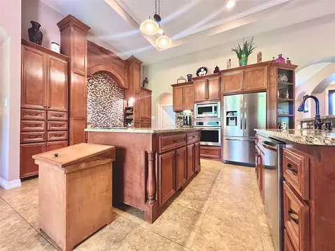 Kitchen - 27639 Concho Dr, Splendora, TX 77372 photo 3 of 6