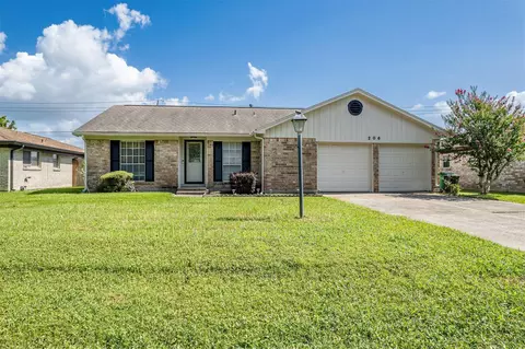 206 Kelly Ln, Baytown, TX 77521