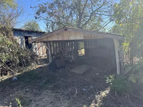 948 S Williamson St, Giddings, TX 78942